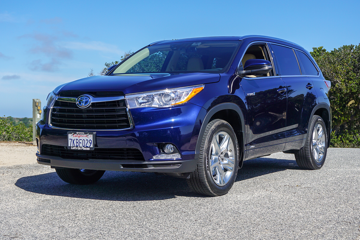 Take an ultimate in-depth look in 4K at the Toyota Highlander XLE on YouTube.